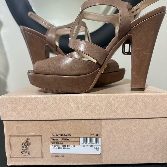 Prada heels - Picture 5 of 6